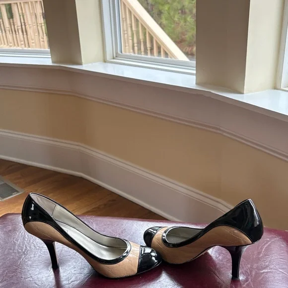 Anne Klein Black and Tan Heels - Picture 4 of 13